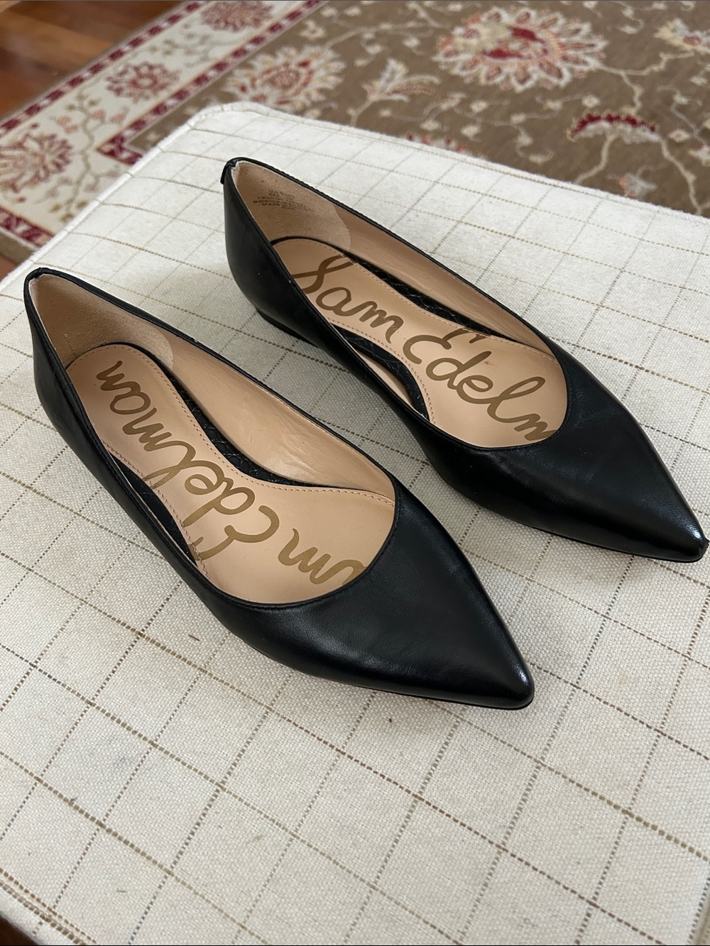 Sam Edelman Black Pointed-Toe Leather Flats/Size 6m